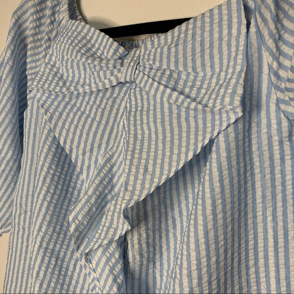 Listicle blue and white top with bow - Picture 3 of 6